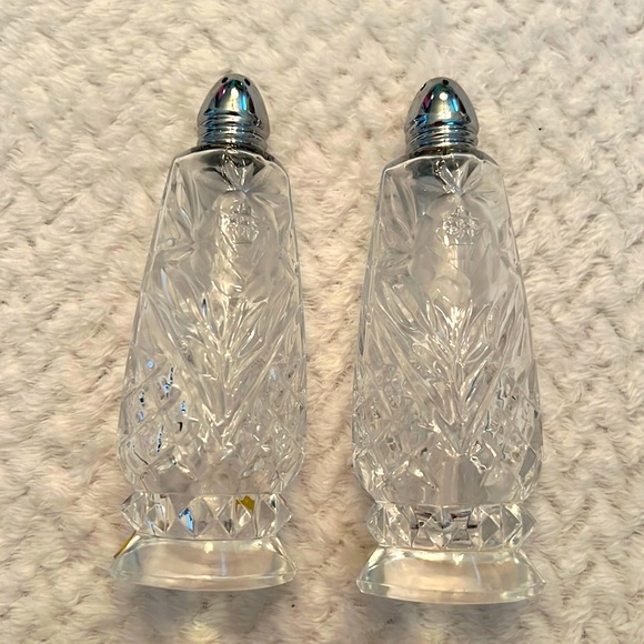 Vintage Set of Lead Cut Glass Crystal Salt & Pepper Shakers - Picture 1 of 4